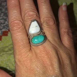 ***STERLING ARTIST SIGNED NEW M&S Turquoise & White Buffalo Ring Size 8.5***